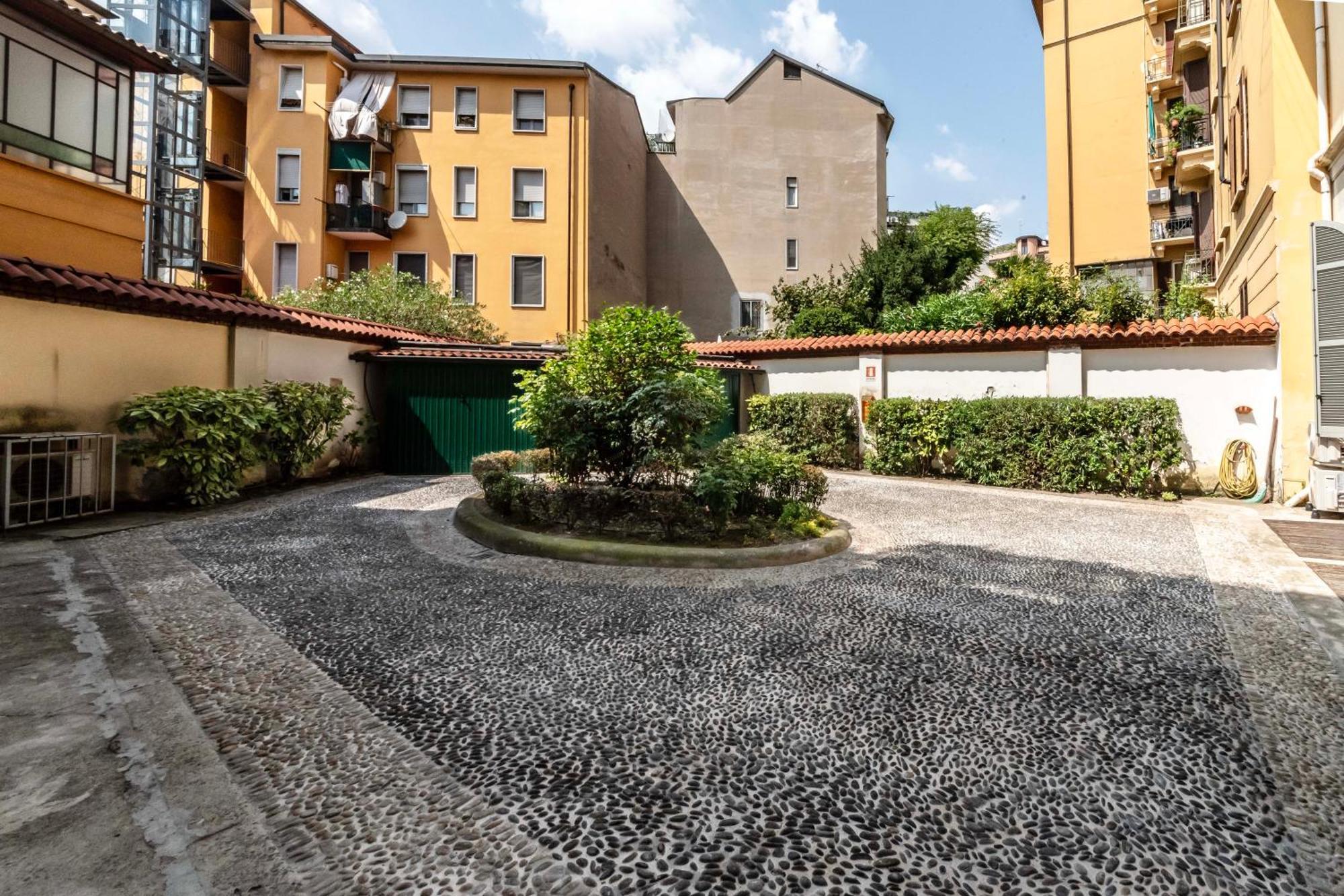 Dream Suites Milano Centro Porta Romana Exterior photo